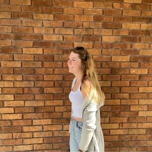 Meet your Posher, Abbey